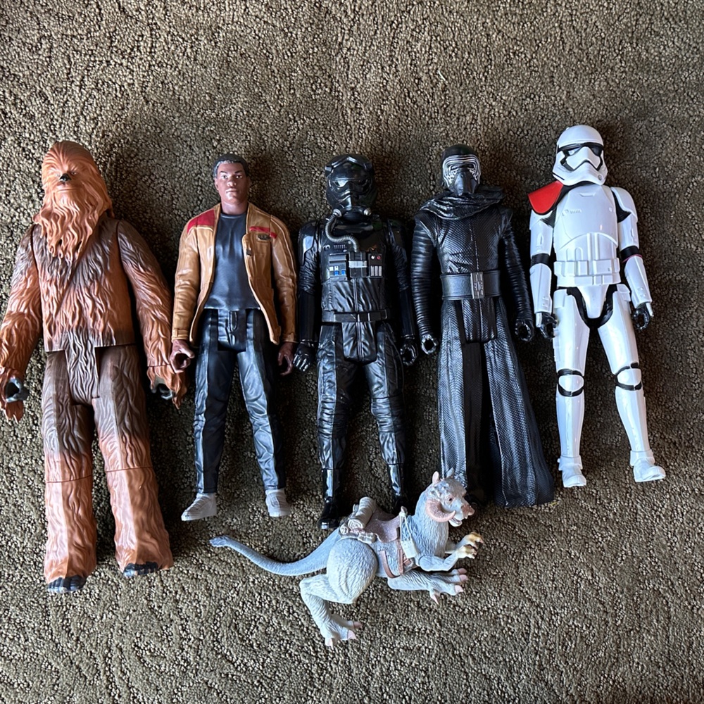 Star Wars Action Figure Set - Assorted 12” tall characters